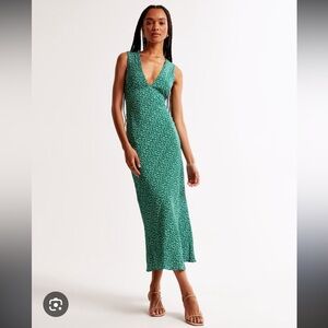 Green Floral V-Neck Maxi Dress